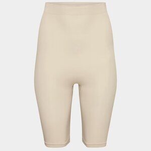 NWT Aritzia ShapeEnhance™ Seamless Super Hi-Rise Short - Size L